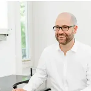 Dr. Sebastian Schneider
